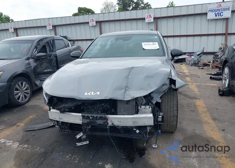 2022 Kia K5 Gt-Line z USA, uszkodzony, nr VIN 5XXG64J27NG124163